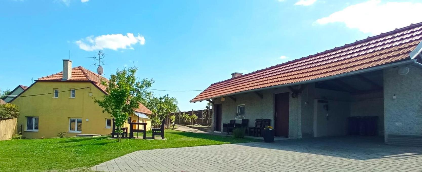 חלוהובץ Domek Na Vinohradech מראה חיצוני תמונה